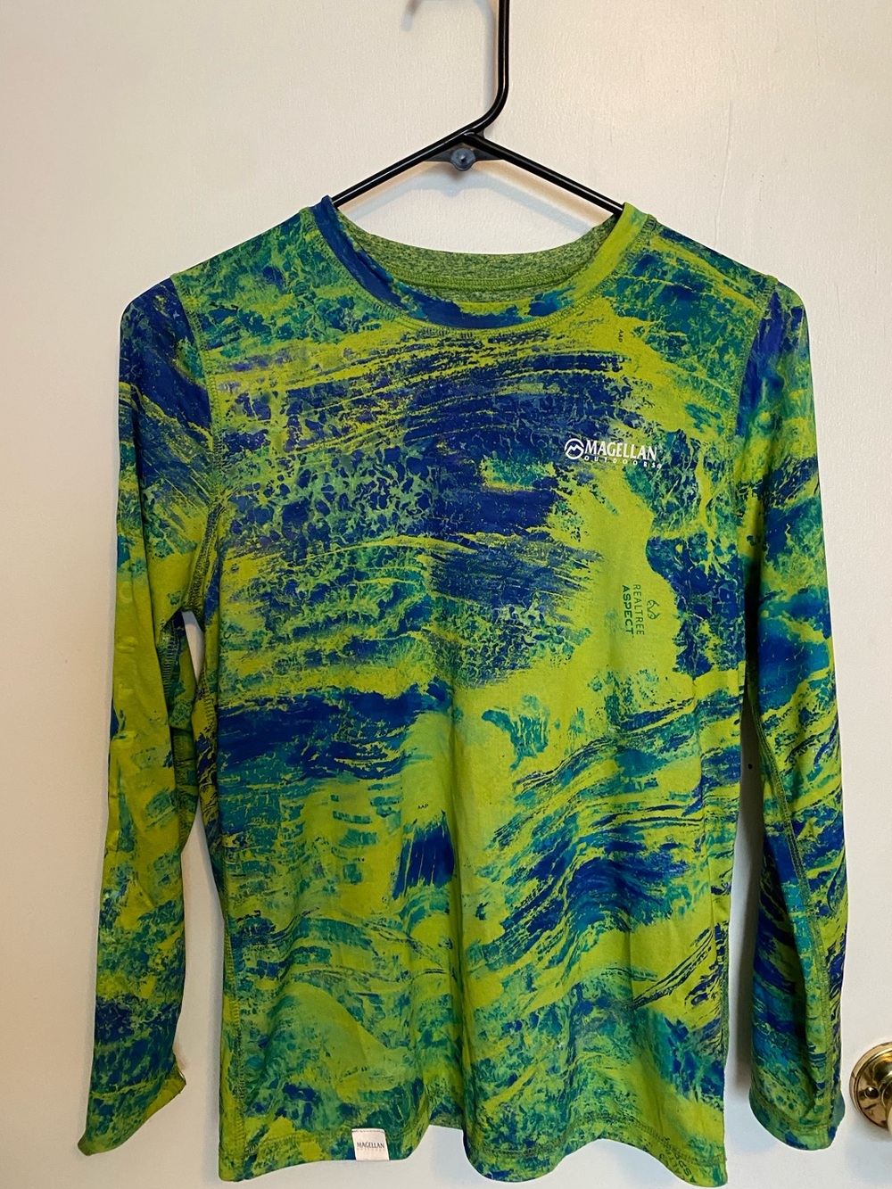 Magellan Outdoors Long-Sleeve RealTree youth medium